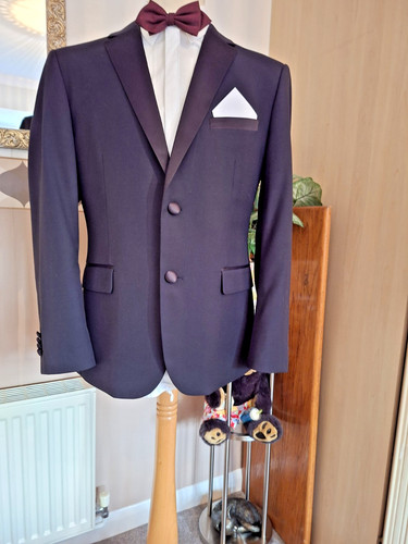 Three piece suit chest - piece, 42''