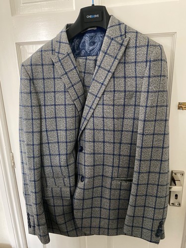 Mens slim fit three - three, suit
