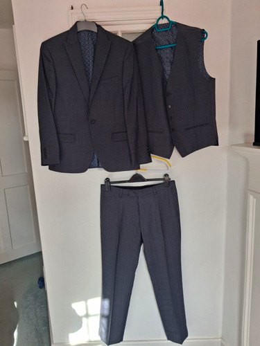 Red herring piece suit - red, 3-piece